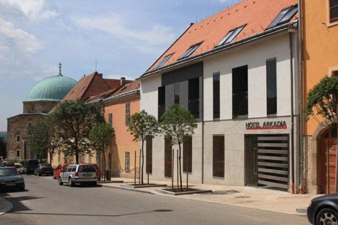 Hotel Arkadia Pécs Zewnętrze zdjęcie