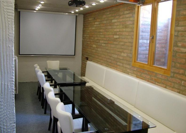 Hotel Arkadia Pécs Zewnętrze zdjęcie