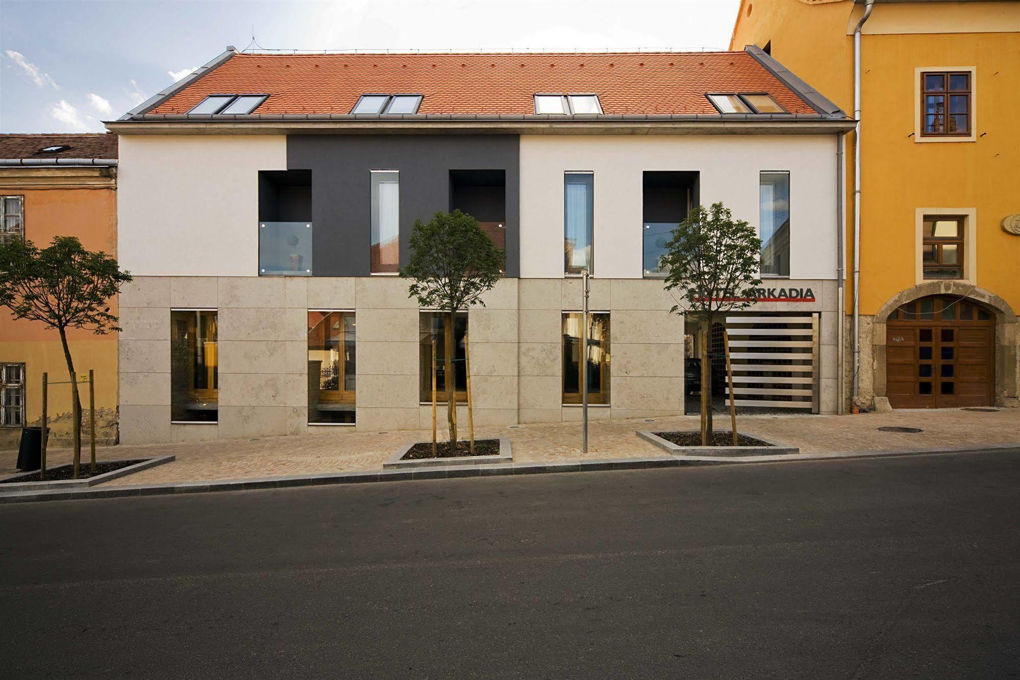 Hotel Arkadia Pécs Zewnętrze zdjęcie