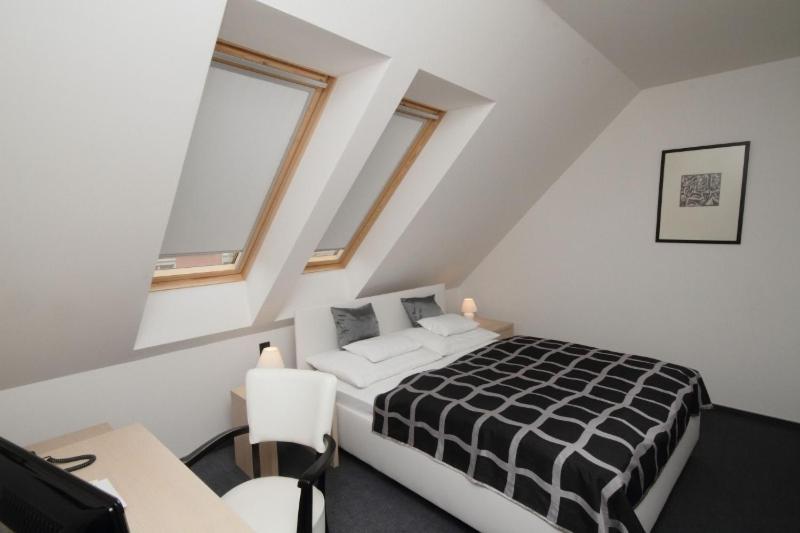 Hotel Arkadia Pécs Zewnętrze zdjęcie